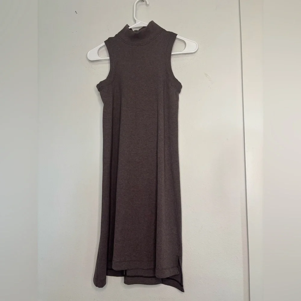 LULULEMON MAUVE TURTLENECK MIDI DRESS SZ SMALL